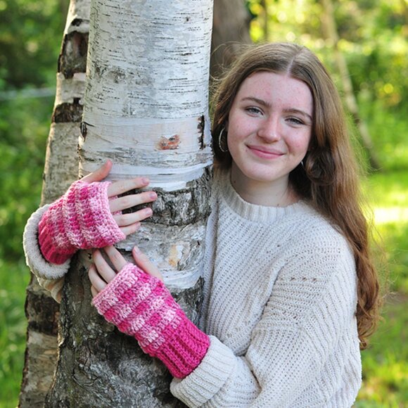 Handmade Pink Plaid Fingerless Gloves Made in Canada - Picture 1 of 1